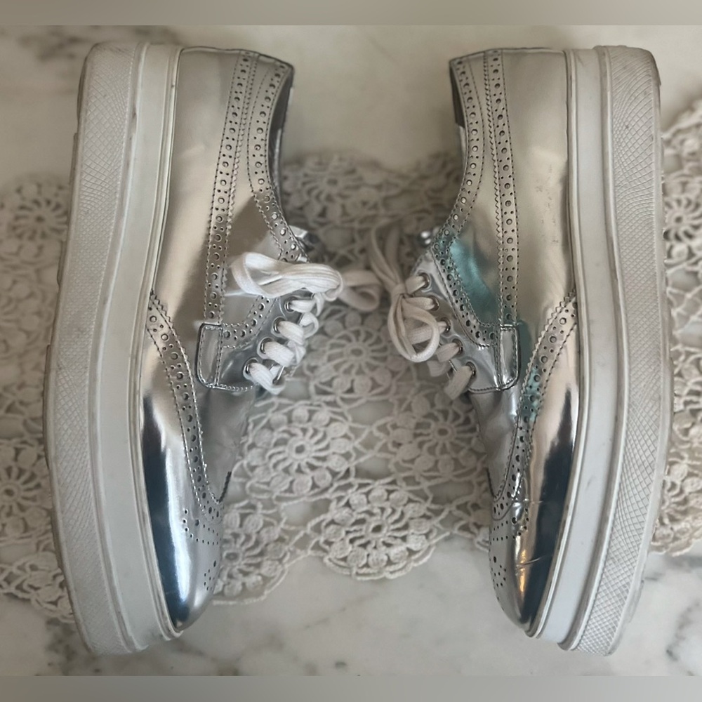 PRADA Oxford Metallic Brogue Lace Up Loafer Shoes Size 40 $995 - Picture 5 of 11